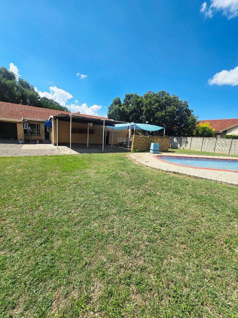 4 Bedroom Property for Sale in La Hoff North West